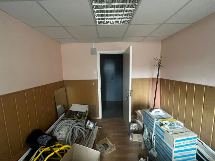 Помещение 12,4 кв.м